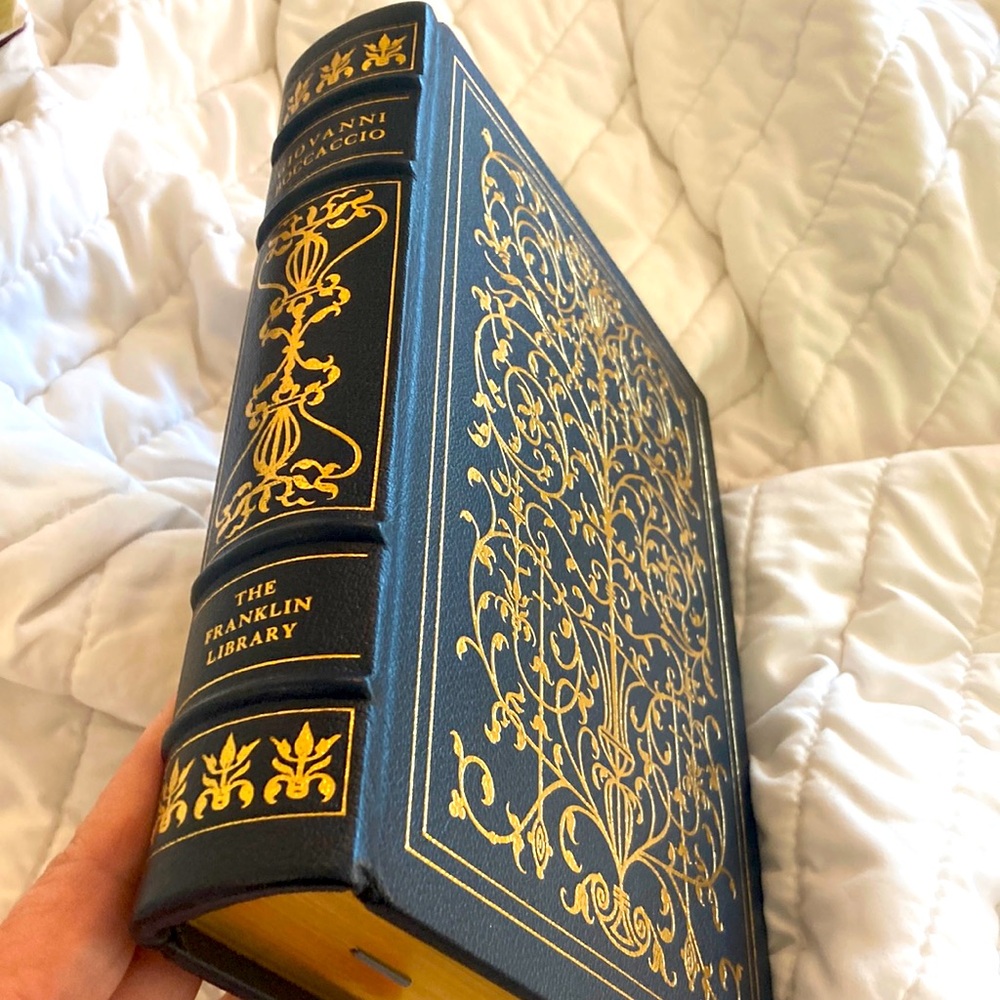 Franklin library 1977 Giovanni Boccaccio Black and Gold Decorative Book like new